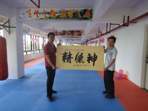 凤岗厂招聘_东莞凤岗最大的厂招工了,每个月至少5000 ,这种好厂不多了(4)